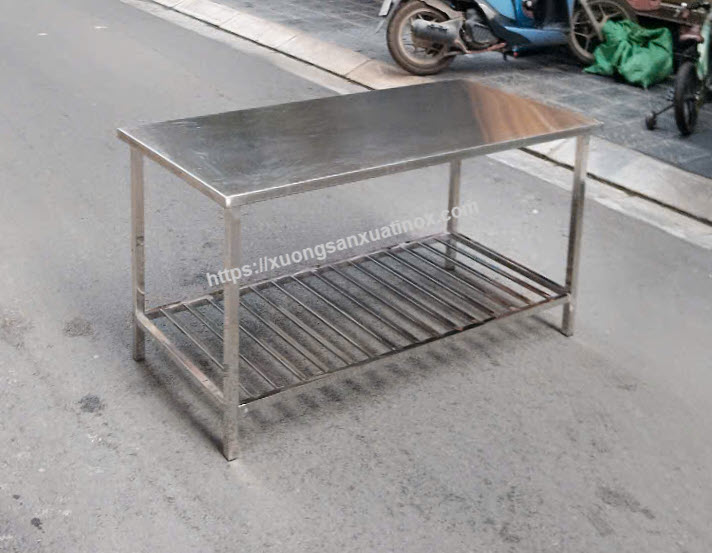 https://xuongsanxuatinox.com/ban-bep-inox-cong-nghiep-8