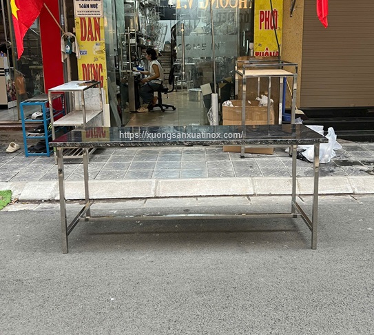 https://xuongsanxuatinox.com/Bàn inox mặt đá 304 chữ nhật 4