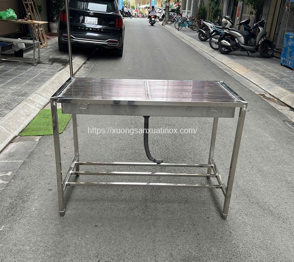 https://xuongsanxuatinox.com/ban-mo-inox-thu-cung-2