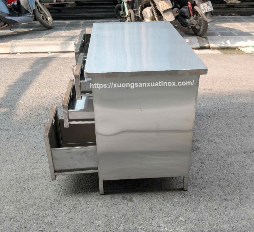 https://xuongsanxuatinox.com/Bàn văn phòng inox 4 ngăn kéo 3