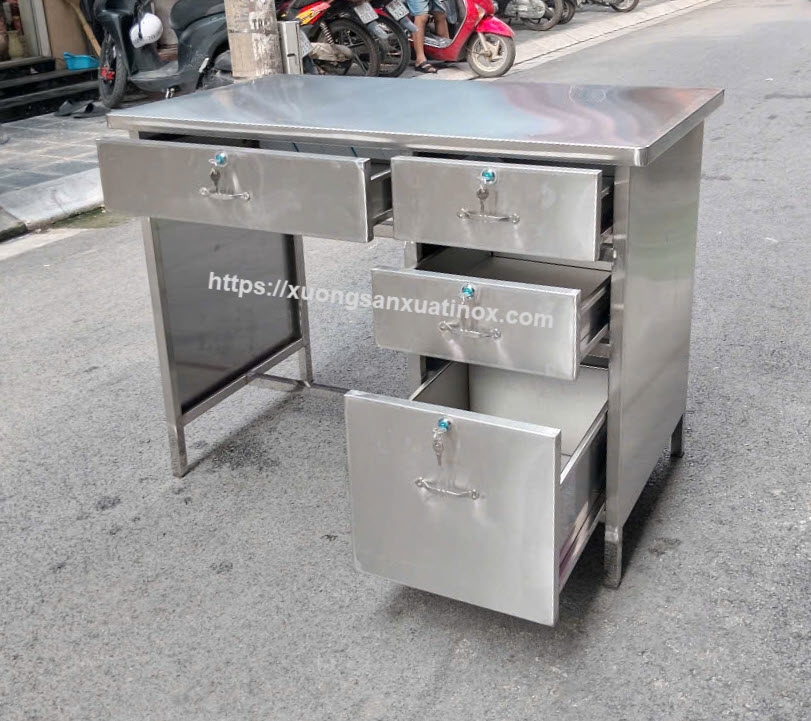 https://xuongsanxuatinox.com/Bàn văn phòng inox 4 ngăn kéo 2