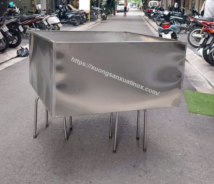https://xuongsanxuatinox.com/Bồn inox ngầm - Hình ảnh