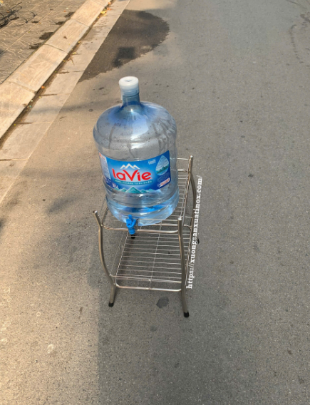 https://xuongsanxuatinox.com/Chân kệ inox đựng bình nước 20L Hình ảnh