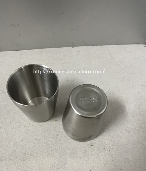 https://xuongsanxuatinox.com/cốc inox