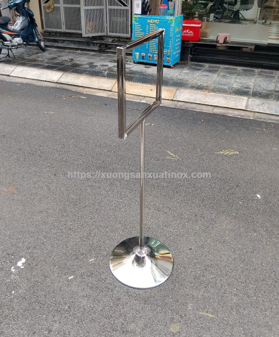 cot-bang-thong-bao-inox-2