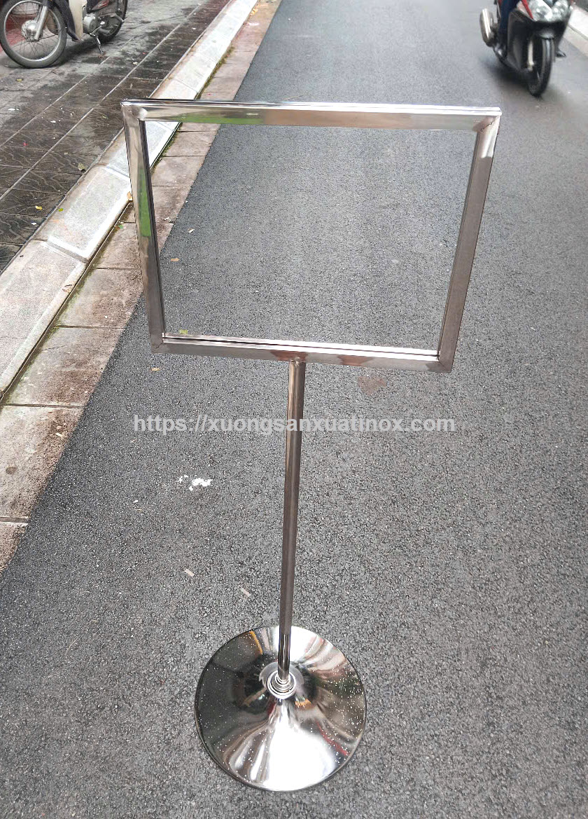 cot-bang-thong-bao-inox-4