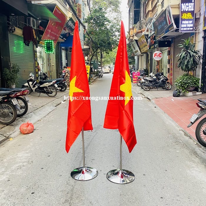https://xuongsanxuatinox.com/Cột cờ inox cố định giá tốt -Hình ảnh