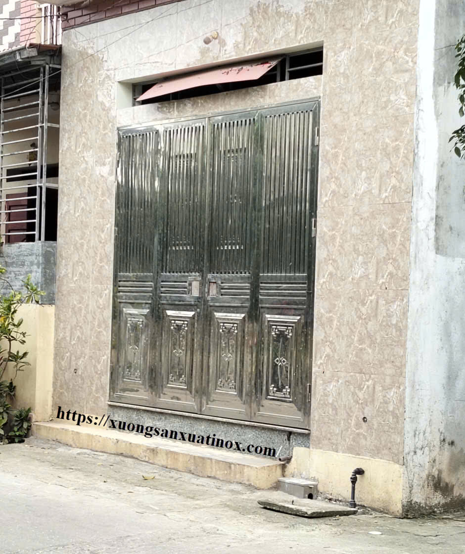 Cửa bốn cánh inox