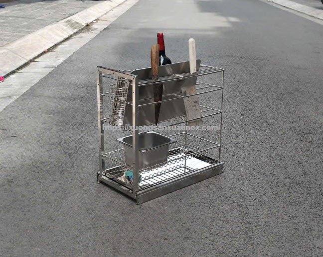 https://xuongsanxuatinox.com/Giá chạn cửa tủ bếp inox