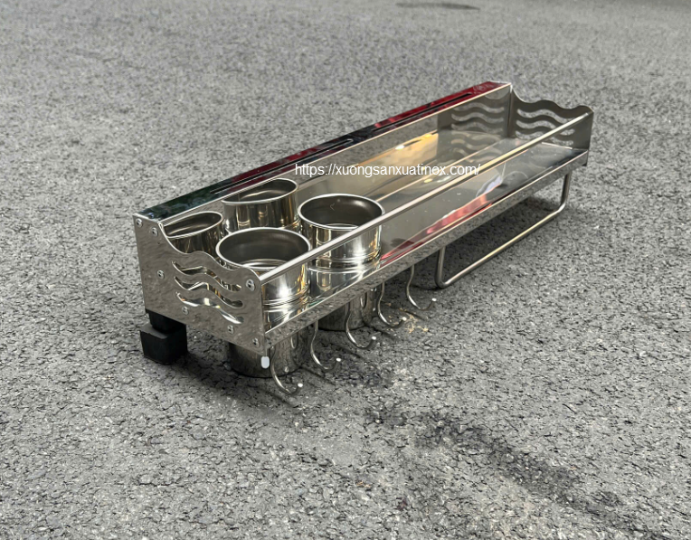 https://xuongsanxuatinox.com/gia-da-nang-inox-2