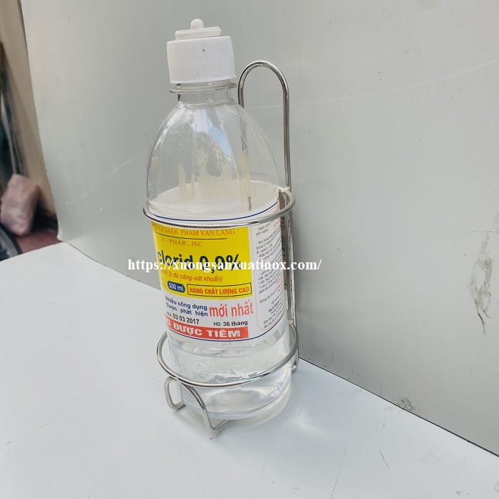 https://xuongsanxuatinox.com/Giá inox để chai sát khuẩn cho trường học , gia đình hay các khu công nghiệp -Hình ảnh