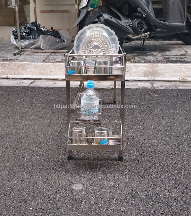 https://xuongsanxuatinox.com/gia-up-bat-inox-dat-tren-bon-rua-2