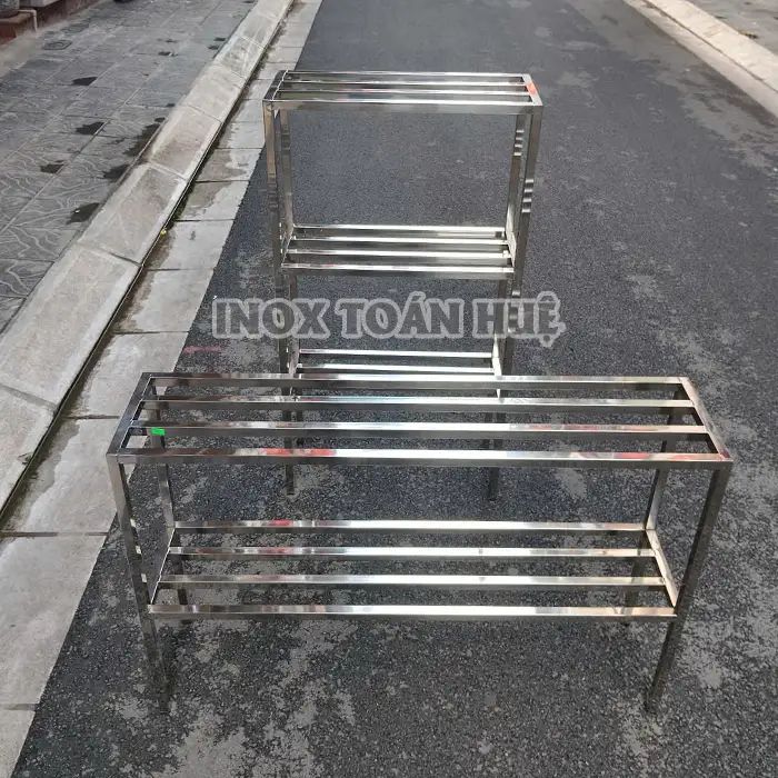 https://xuongsanxuatinox.com/Gia cong Ke de be ca inox