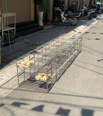 https://xuongsanxuatinox.com/Kệ dép inox 3 tầng giá rẻ Hình ảnh