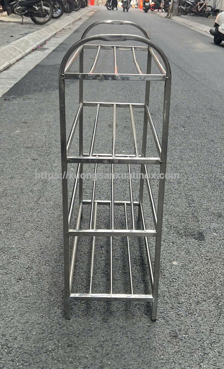 https://xuongsanxuatinox.com/ke-de-giay-dep-inox-4-tang-5