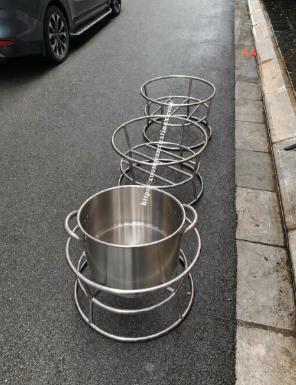 https://xuongsanxuatinox.com/Kệ inox để xoong nồi giá rẻ Hình ảnh