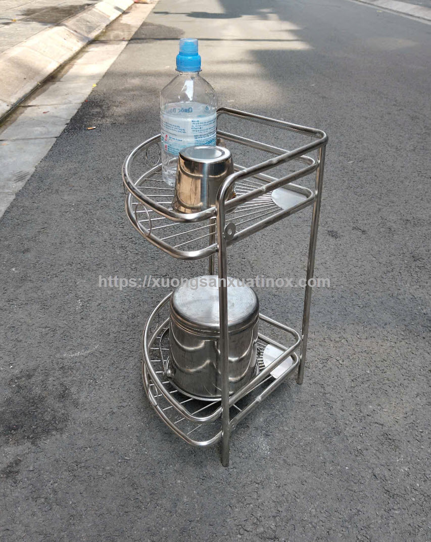 https://xuongsanxuatinox.com/ke-goc-inox-2-tang-nha-ve-sinh-2