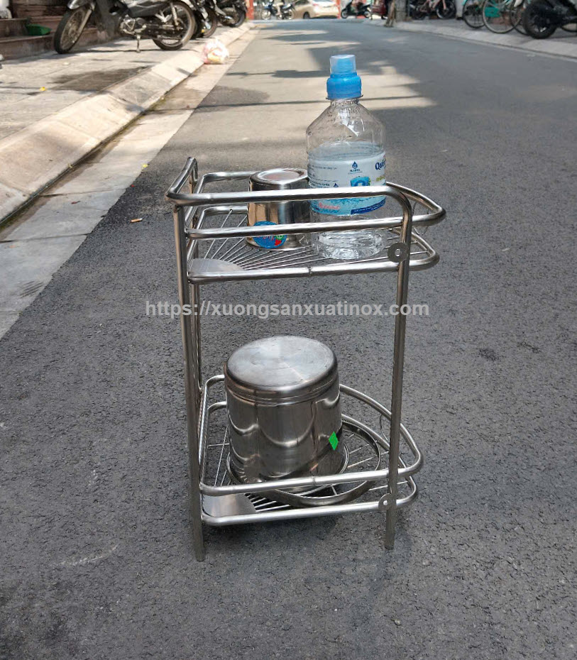 https://xuongsanxuatinox.com/ke-goc-inox-2-tang-nha-ve-sinh-5