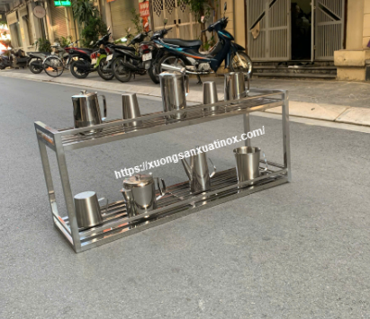 https://xuongsanxuatinox.com/ke-inox-2-tang-theo-yeu-cau-4