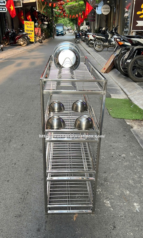 https://xuongsanxuatinox.com/ke-inox-4-tang-de-bat-dia-8