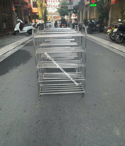 https://xuongsanxuatinox.com/Kệ để giày dép Hình ảnh