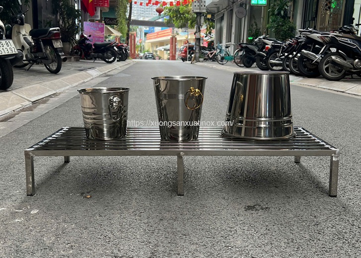 Kệ inox để xô chậu