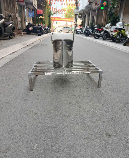 Kệ Inox để xô ,thùng