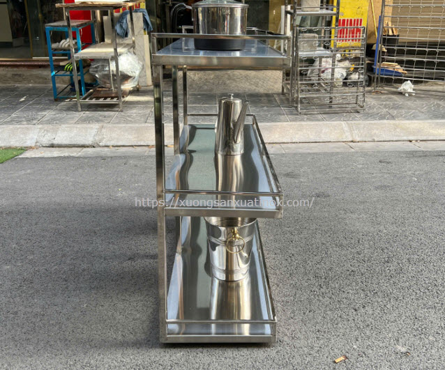 https://xuongsanxuatinox.com/ke-inox-nha-bep-4