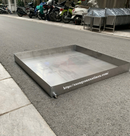 https://xuongsanxuatinox.com/Khay inox giá rẻ Hình ảnh
