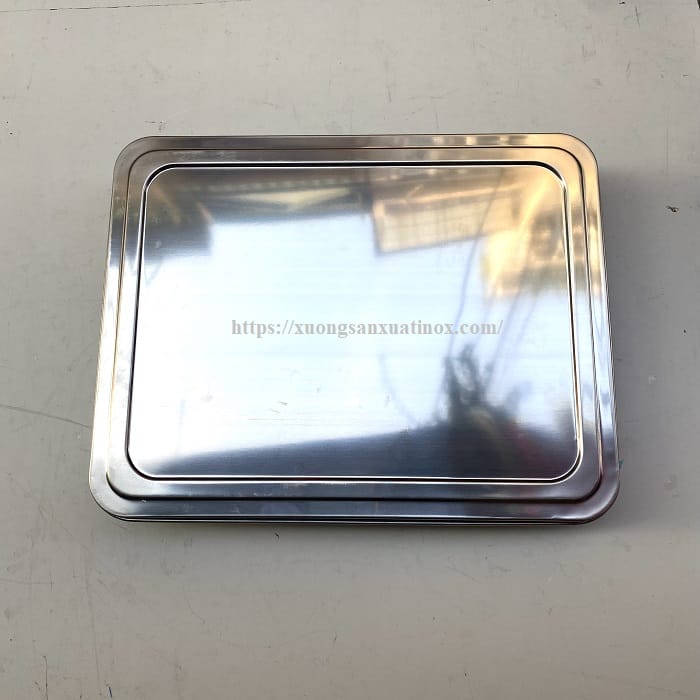 https://xuongsanxuatinox.com/Khay cơm inox 4 ngăn  -Hình ảnh