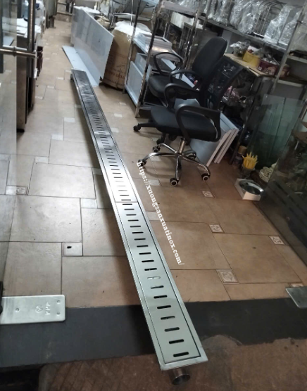 Máng thoát sân vườn inox