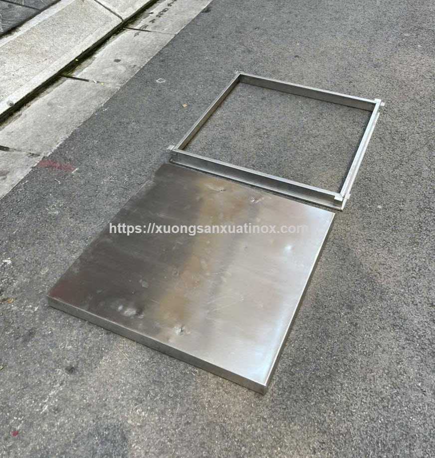 https://xuongsanxuatinox.com/Nắp bể ngầm inox âm sàn