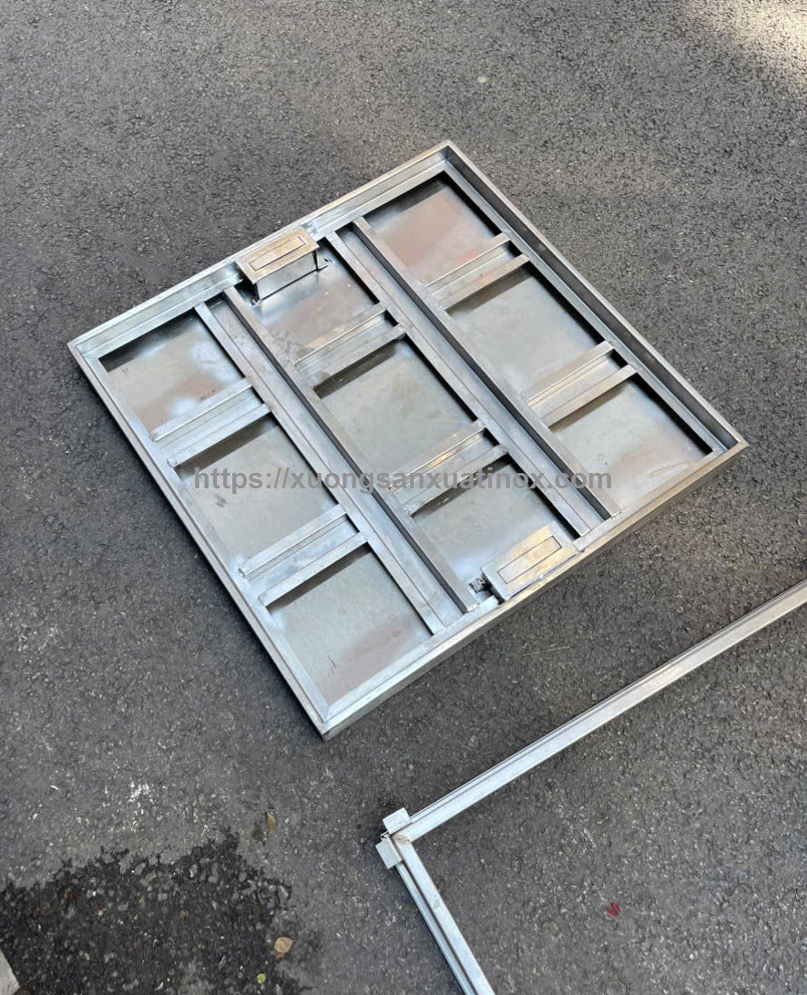 https://xuongsanxuatinox.com/Nắp bể ngầm inox 304 giá rẻ