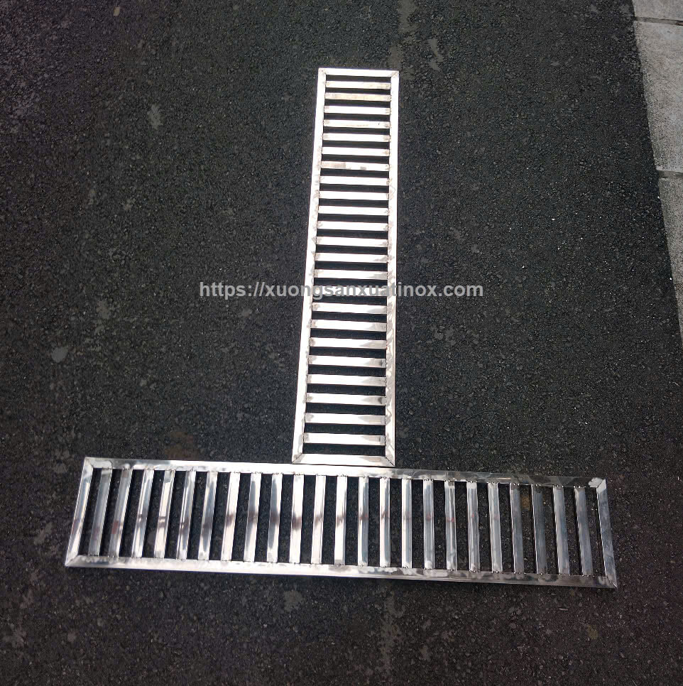 https://xuongsanxuatinox.com/Nắp mương thoát nước inox 6