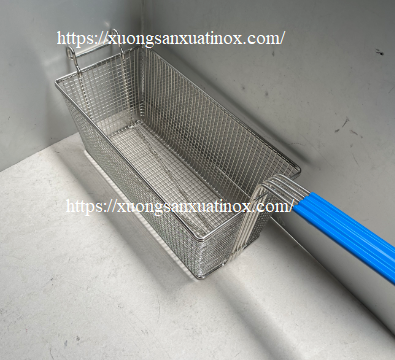 https://xuongsanxuatinox.com/Rổ chiên inox