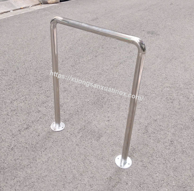 https://xuongsanxuatinox.com/tay-vin-inox-toilet-2