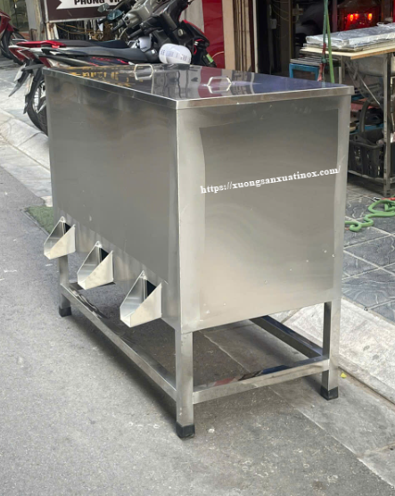 https://xuongsanxuatinox.com/Thùng đựng gạo inox trường học Hình ảnh