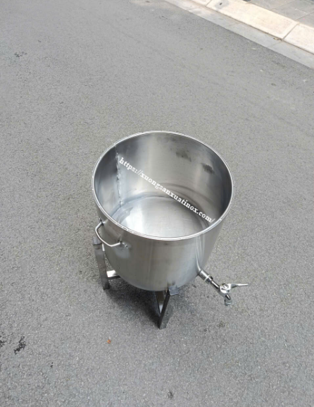 https://xuongsanxuatinox.com/Thùng Inox 304 Có Vòi Xả Chống Gỉ Cao Cấp Hình ảnh