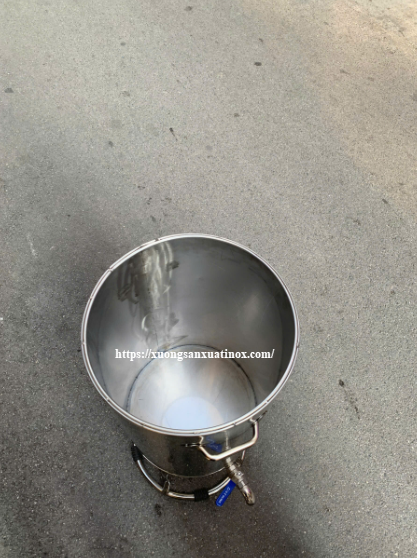 https://xuongsanxuatinox.com/Báo giá thùng inox Hình ảnh