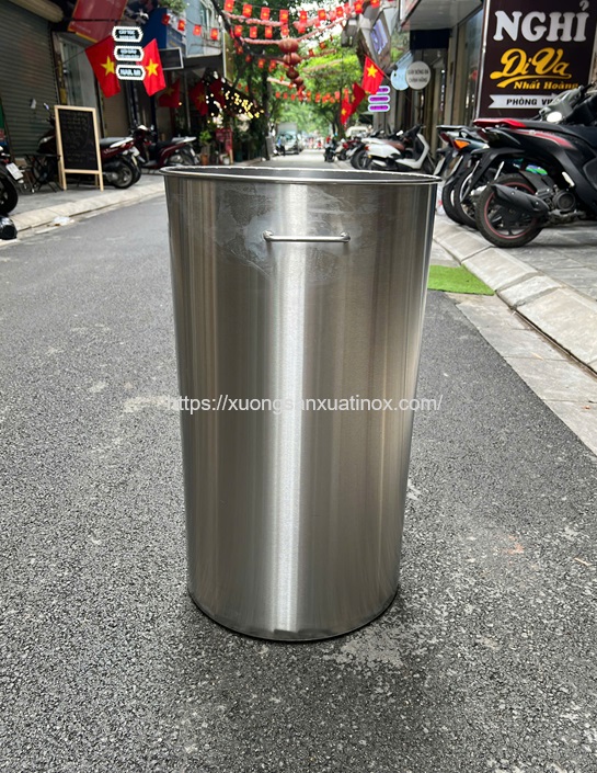 https://xuongsanxuatinox.com/Thùng inox đựng nước 3- Hình ảnh