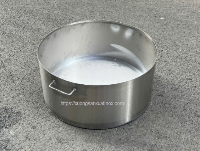 thung-inox-hung-tro-gia-re-hinh-anh1