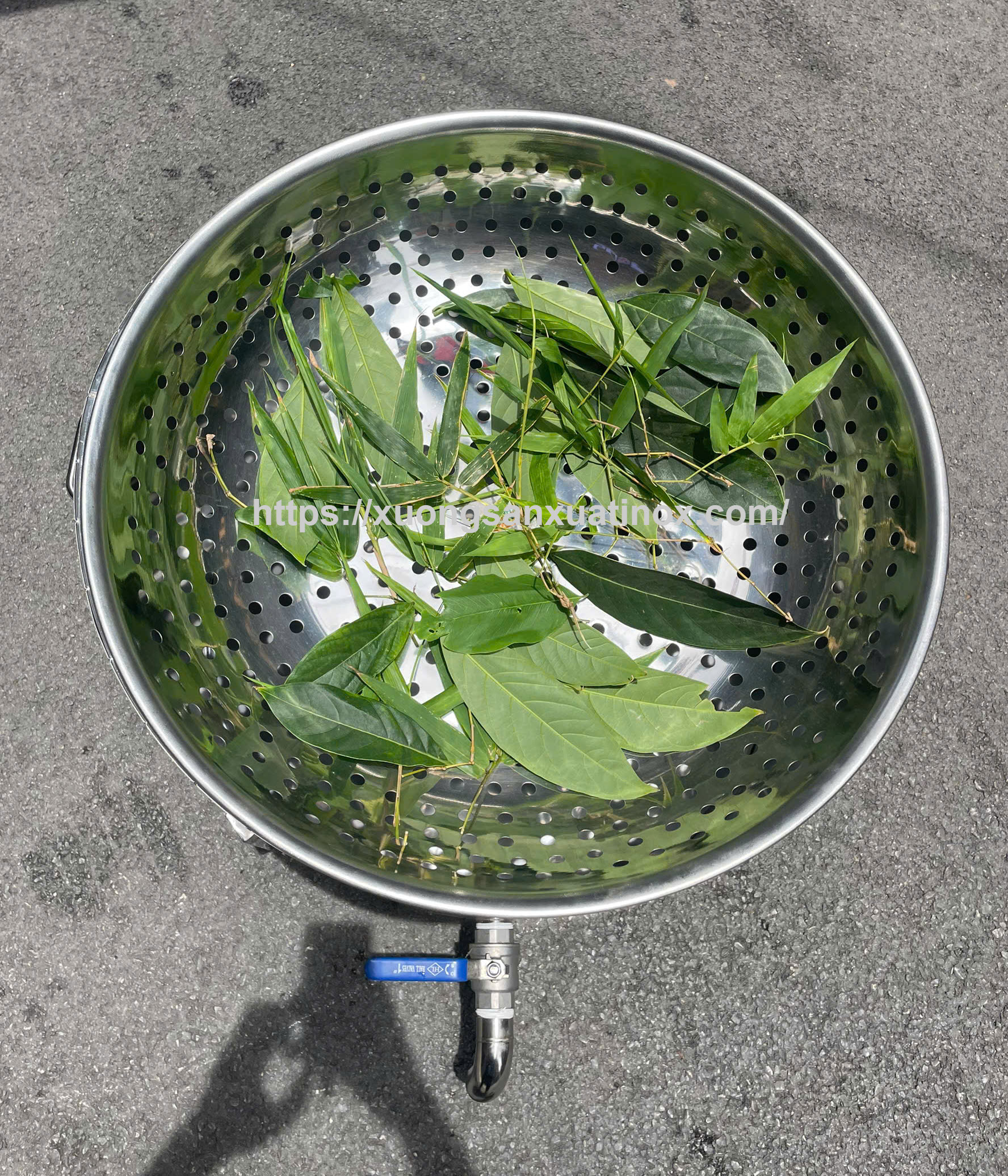 https://xuongsanxuatinox.com/thung-inox-loc-thuc-pham-2