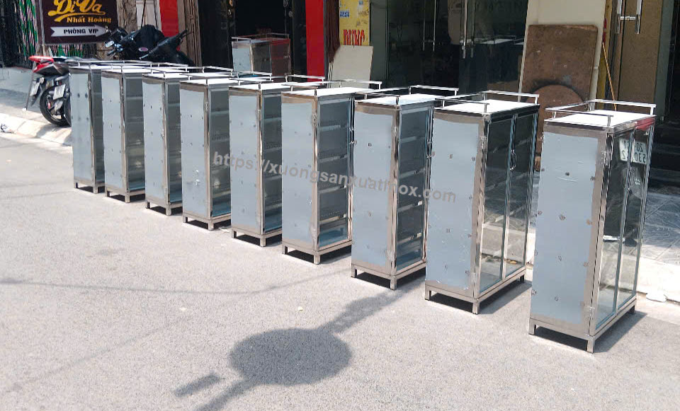 https://xuongsanxuatinox.com/tu-inox-dung-do-3