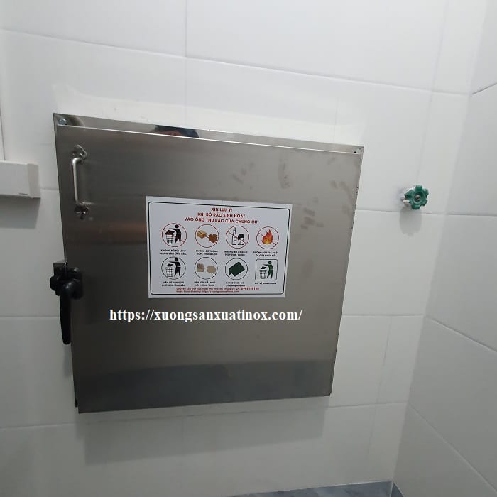 https://xuongsanxuatinox.com/Lắp đặt cửa inox ngăn mùi cho chung cư- Hình ảnh