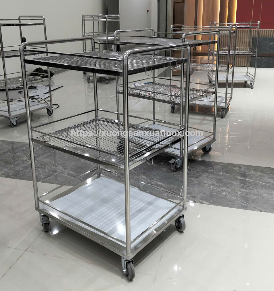 https://xuongsanxuatinox.com/Xe đẩy nhà bếp 3 tầng inox giá rẻ