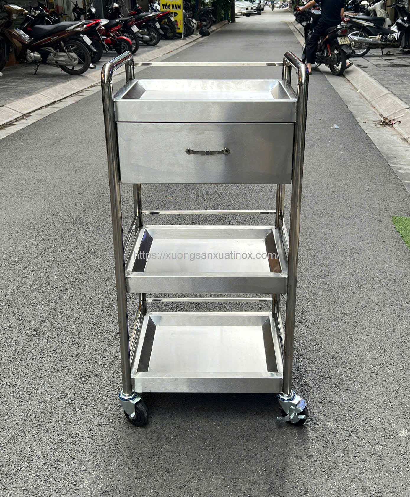 Xe đẩy y tế inox 3 tầng có ngăn kéo