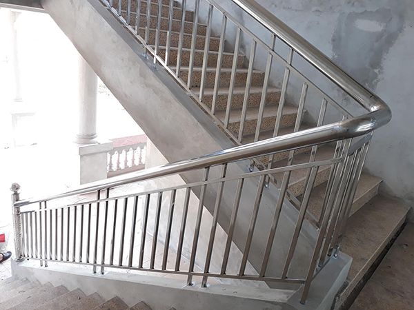 Lan can inox gia đình sự kết hợp hài hòa cho ngôi nhà thêm sang trọng