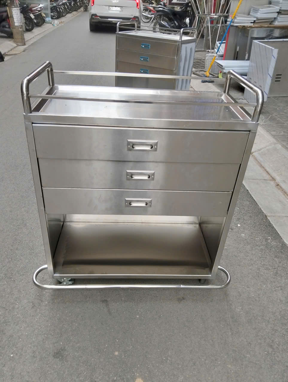 Ưu nhược điểm của xe đẩy inox
