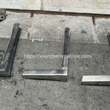 Giá treo cục lạnh điều hòa inox
