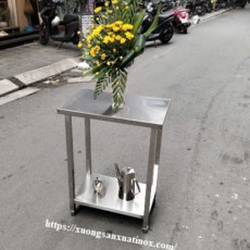 Kệ để đồ inox hai tầng